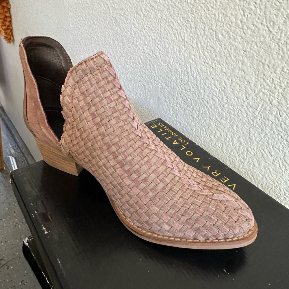 Very Volatile Veracruz Ankle Bootie